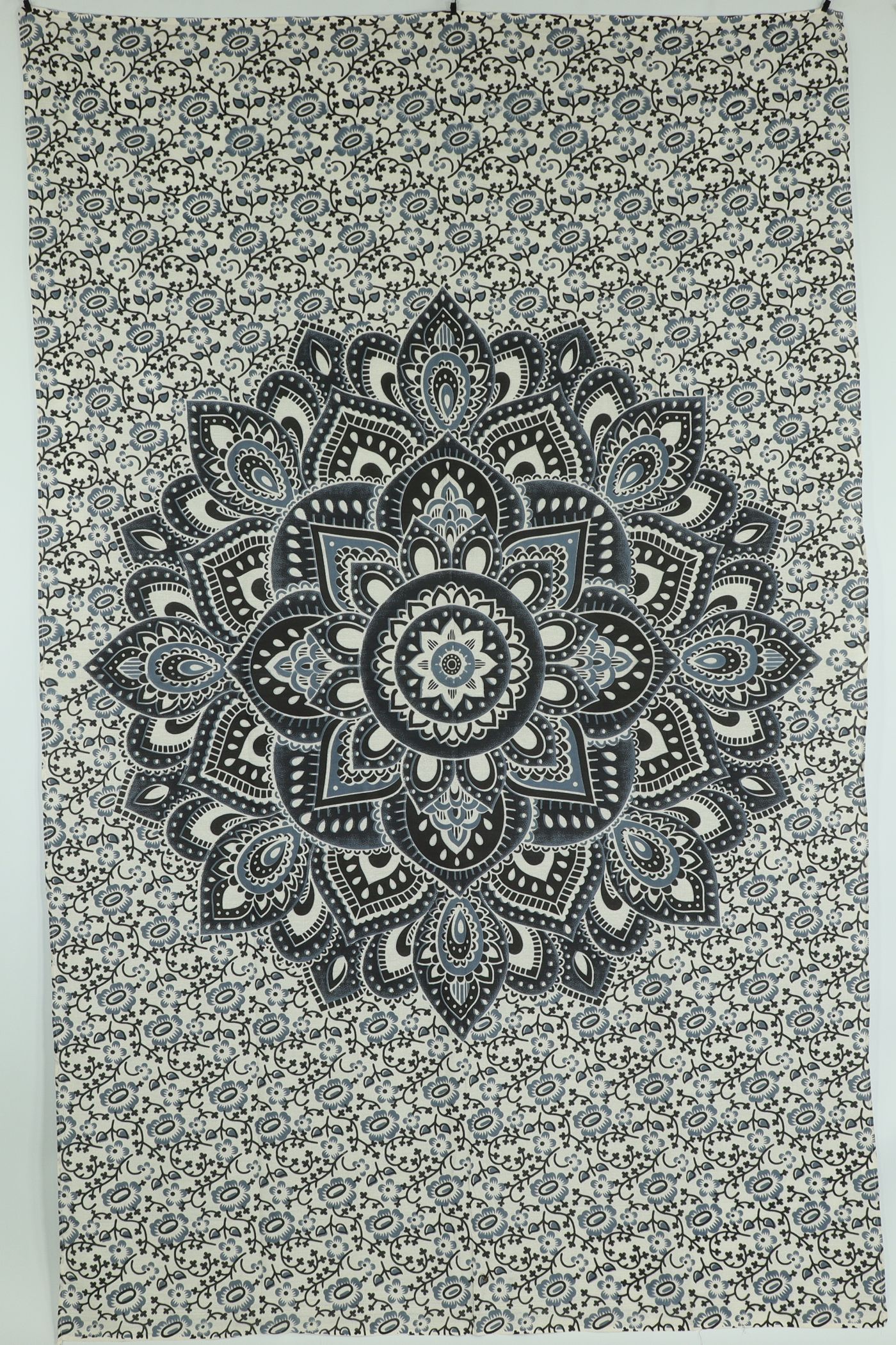 Wandtuch XL 130x210 - Mandala Lotus mit Blumen - 100% Baumwolle - detailreicher indischer Druck - mehrfarbig - dekoratives Tuch, Wandbild, Tagesdecke, Bedcover, Vorhang, Picknick-Decke, Strandtuch