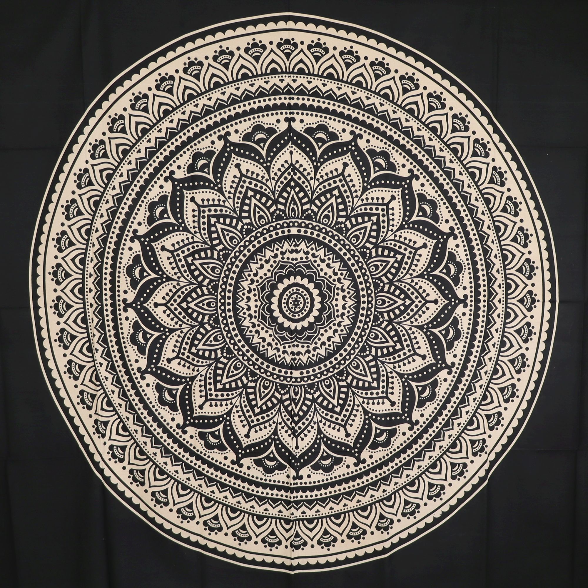 Wandtuch XXL 210x230 - Mandala Lotus Kreise - 100% Baumwolle - detailreicher indischer Druck - dekoratives Tuch, Wandbild, Tagesdecke, Bedcover, Vorhang, Picknick-Decke, Strandtuch