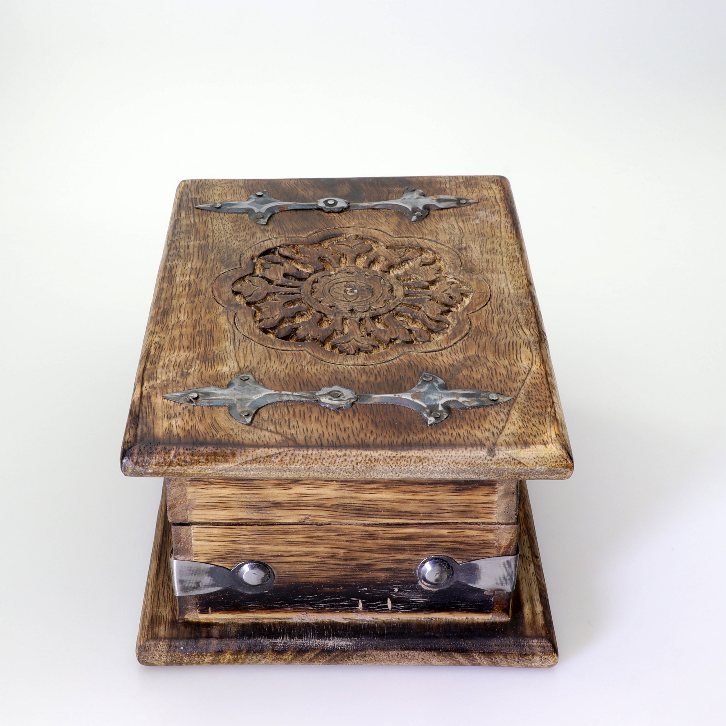 Kiste aus Holz - Lotus - Schatzkiste mit Klappdeckel und Verschluss Mechanik - Schnitzerei und Metallbeschläge - abschließbar mit Vorhängeschloss