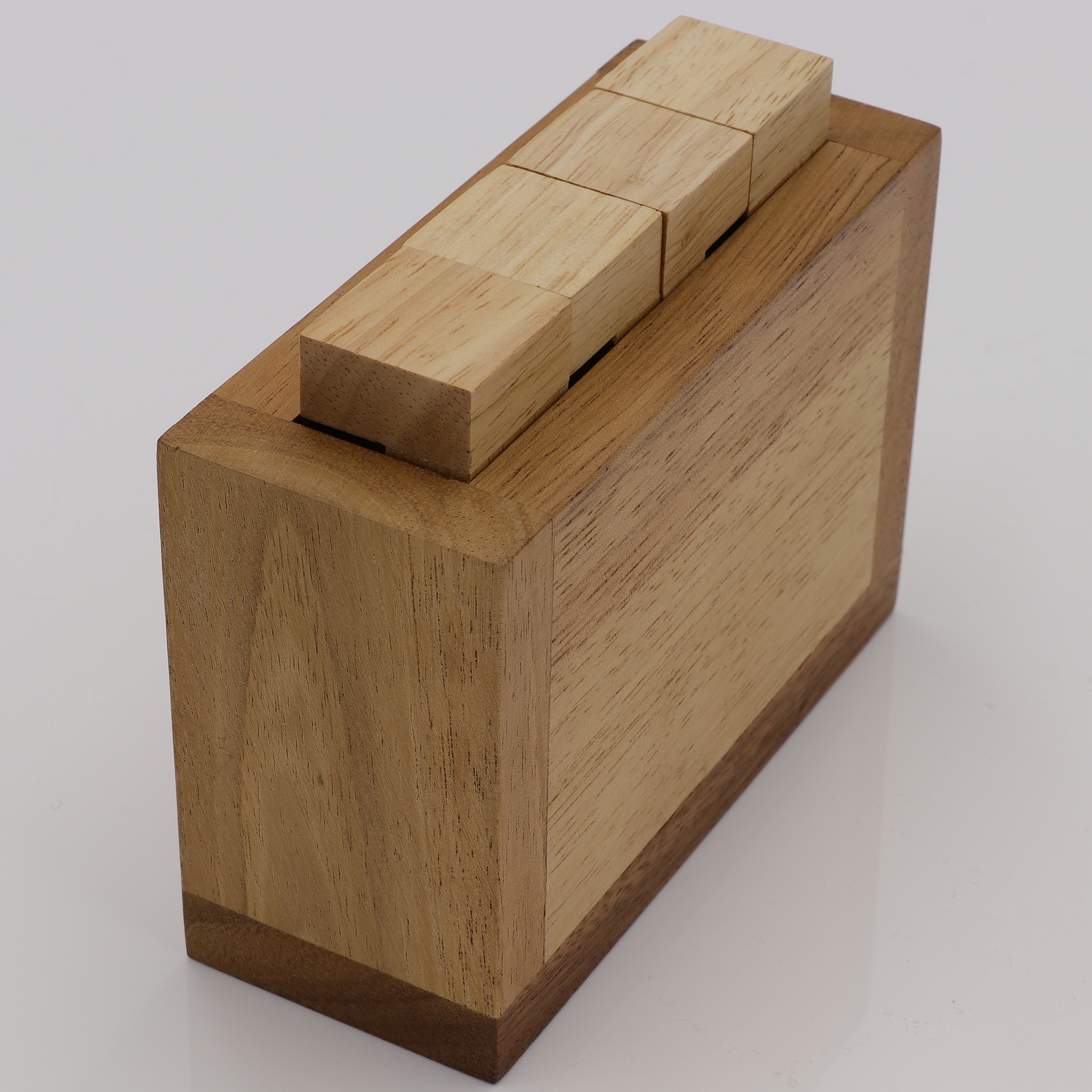 Sarcophagus - Geduldspiel aus Holz - 3D Puzzle - Sequential Disassembly Problem