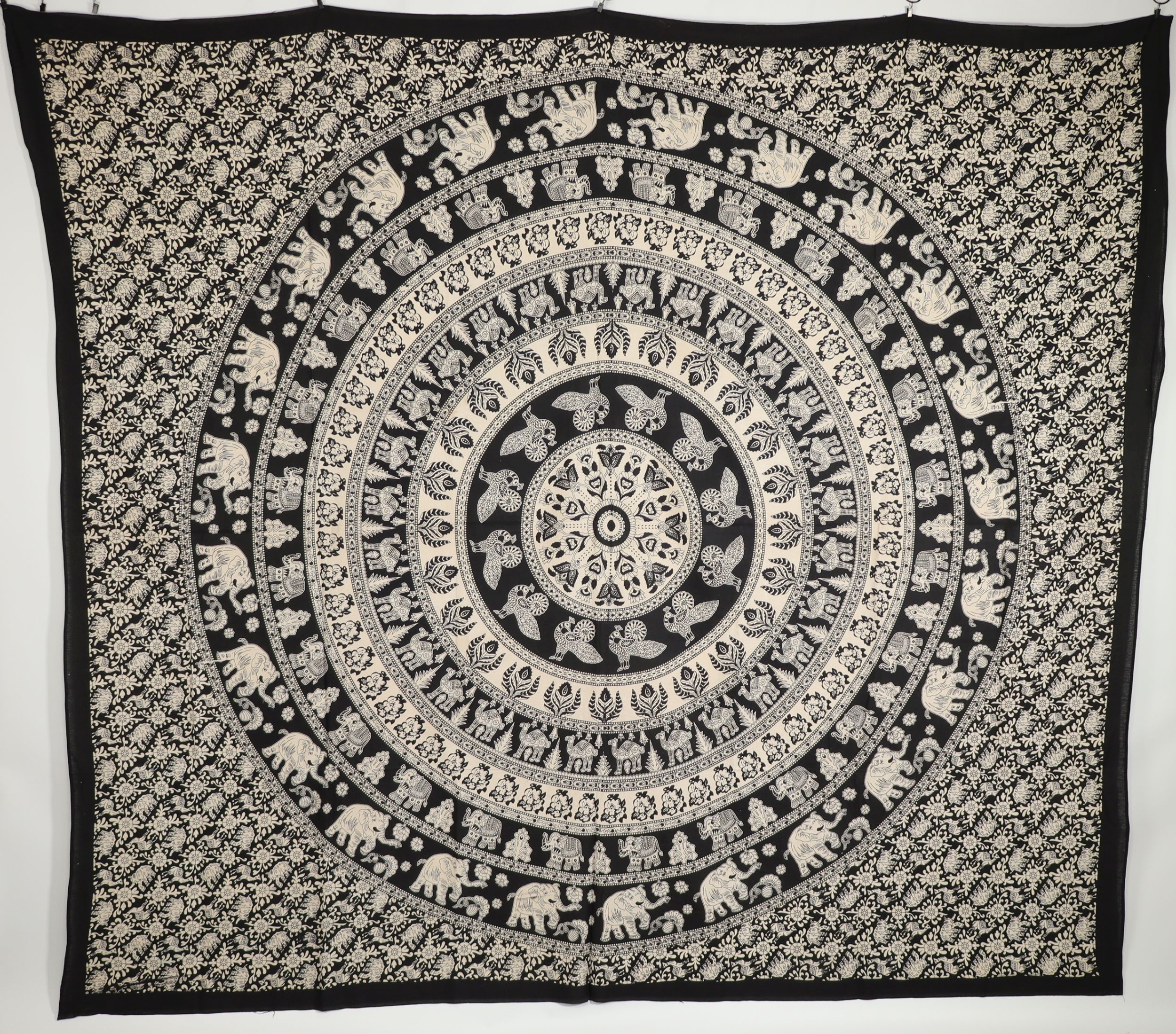 Wandtuch XXL 210x230 - Mandala Kreise mit Elefanten - 100% Baumwolle - detailreicher indischer Druck - dekoratives Tuch, Wandbild, Tagesdecke, Bedcover, Vorhang, Picknick-Decke, Strandtuch