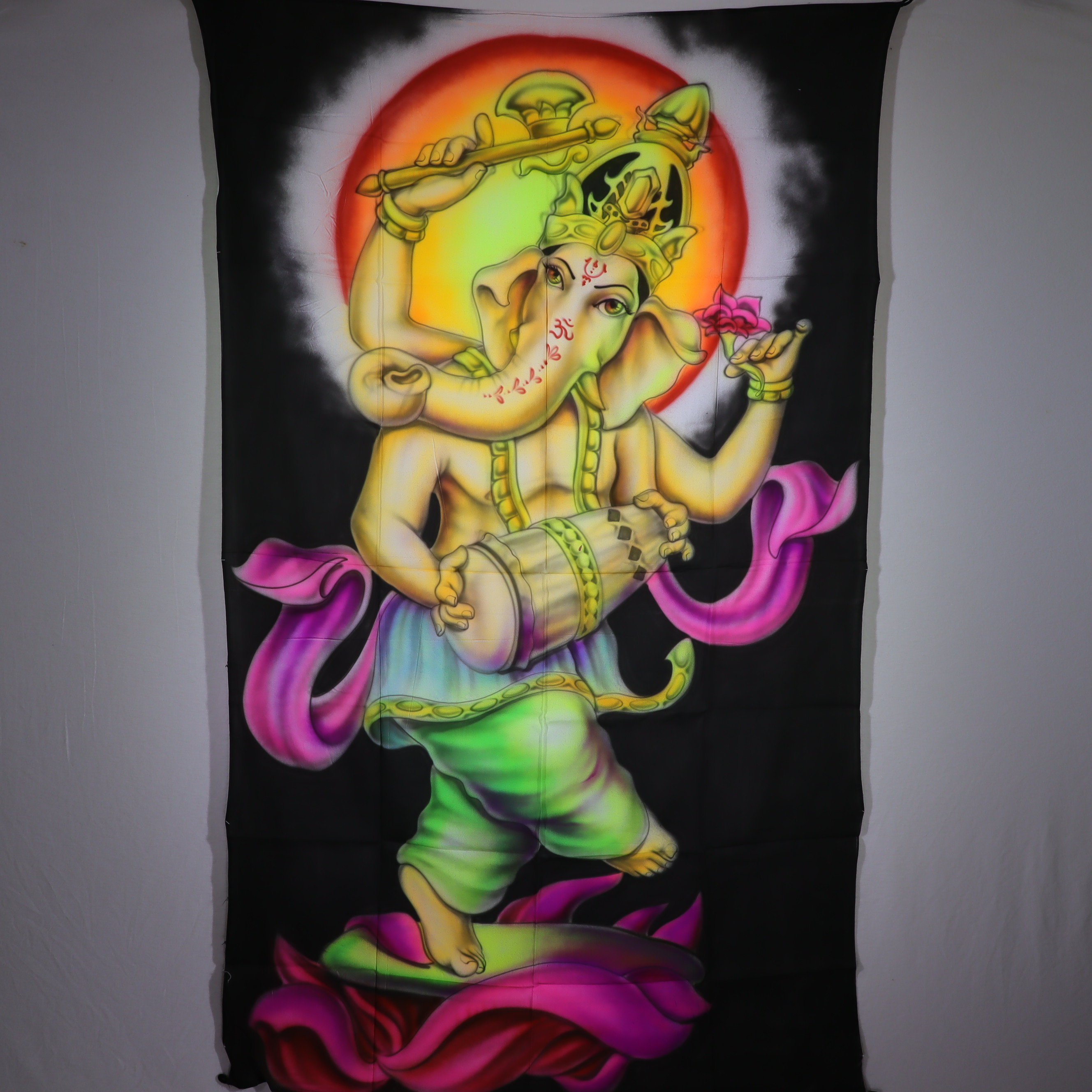 Wandtuch XXL - Dancing Ganesha - handgemalte und bunte Schwarzlicht UV aktiv Farben - 120 x 190