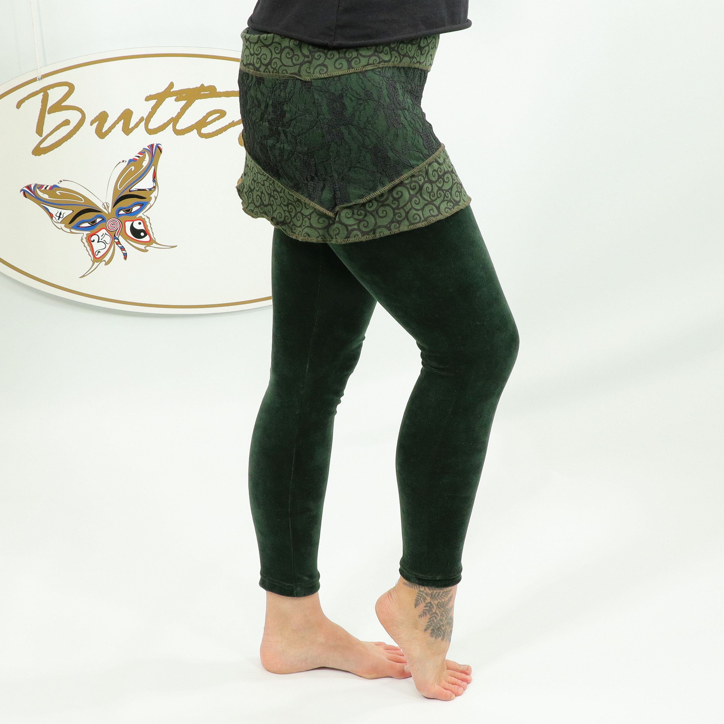 Leggings für Damen - elegante Minirock Kombi - Gothik Elfen Look Design - Baumwollsamt mit Spitze - für Dein Workout oder zur Party - Fair gehandelt aus Nepal