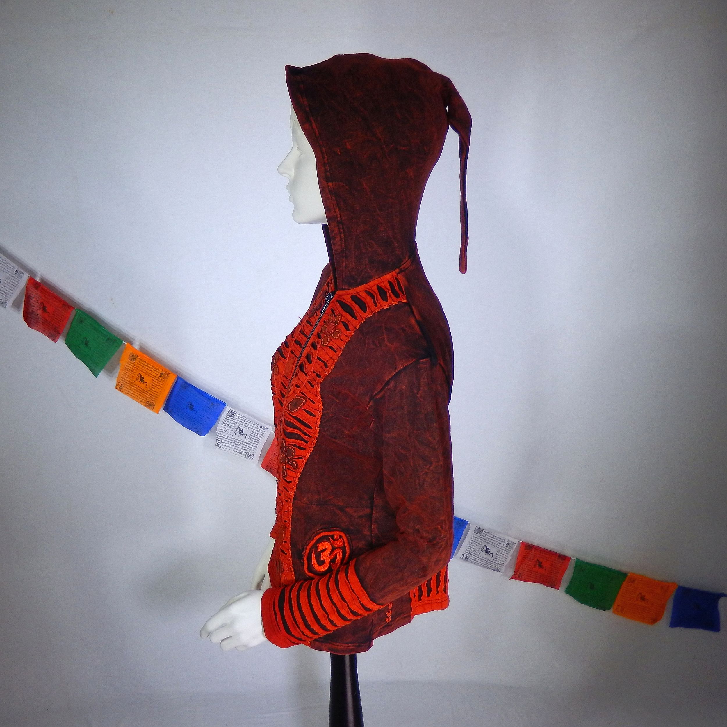 Jacke mit Cutout und gestickten Blumen, Om - 100% Baumwolle - mit Kapuze - im Stonewash Used-Look Design - Deine neue Lieblingsjacke für einen farbenfrohen Herbst - Fair gehandelt aus Nepal