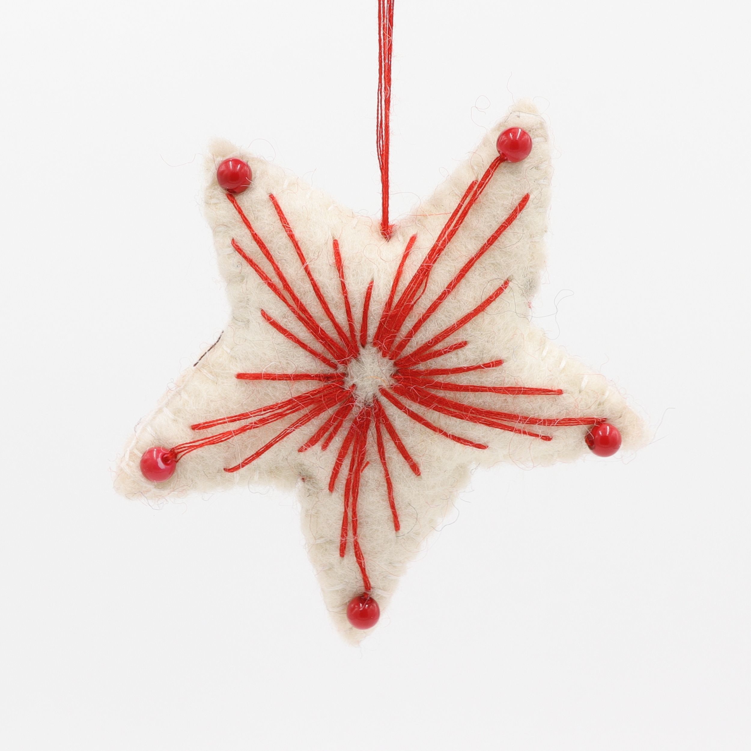Weihnachtsstern - Stern als Weihnachtsschmuck mit aufgenähten Perlen - Anhänger aus Filz - Geschenkanhänger oder Baumschmuck - echte Handarbeit und fair gehandelt