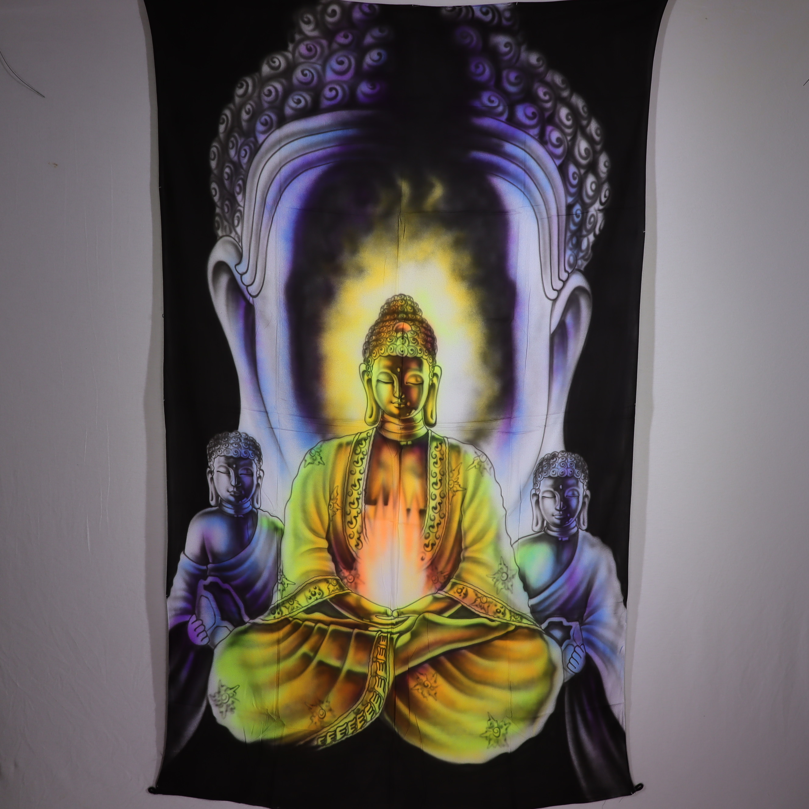 Wandtuch XXL - Buddha der Erleuchtung - handgemalte und bunte Schwarzlicht UV aktiv Farben - 120 x 190