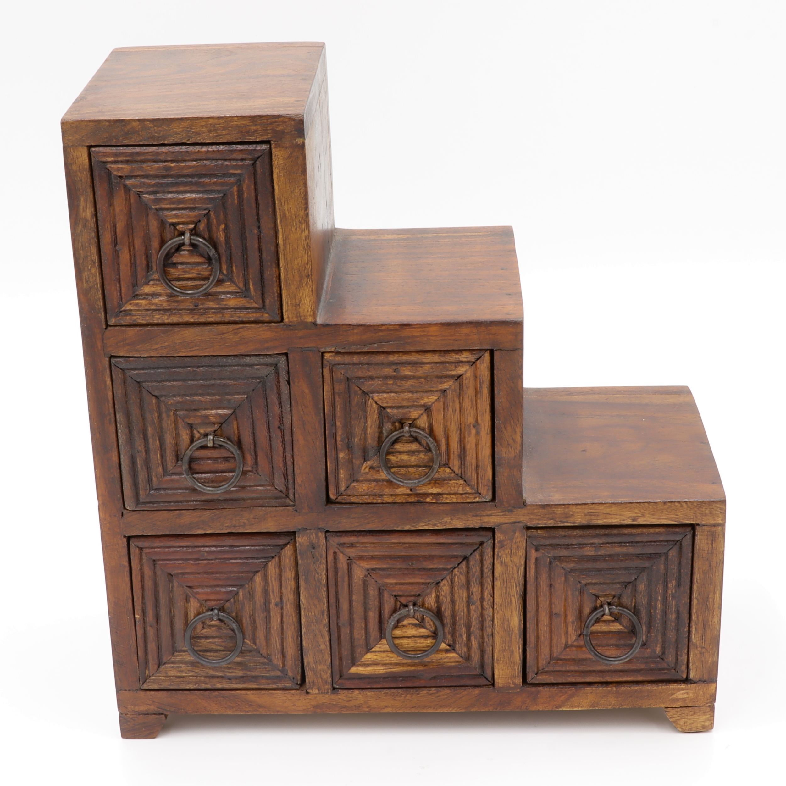 Schubladenschrank aus Holz - Sechs Schubladen verziert mit quadratischen Linien - Treppenstufen Design - praktisch und dekorativ